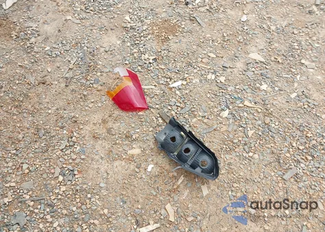 2004 Mazda Tribute Es V6 z USA, uszkodzony, nr VIN 4F2CZ06184KM11109